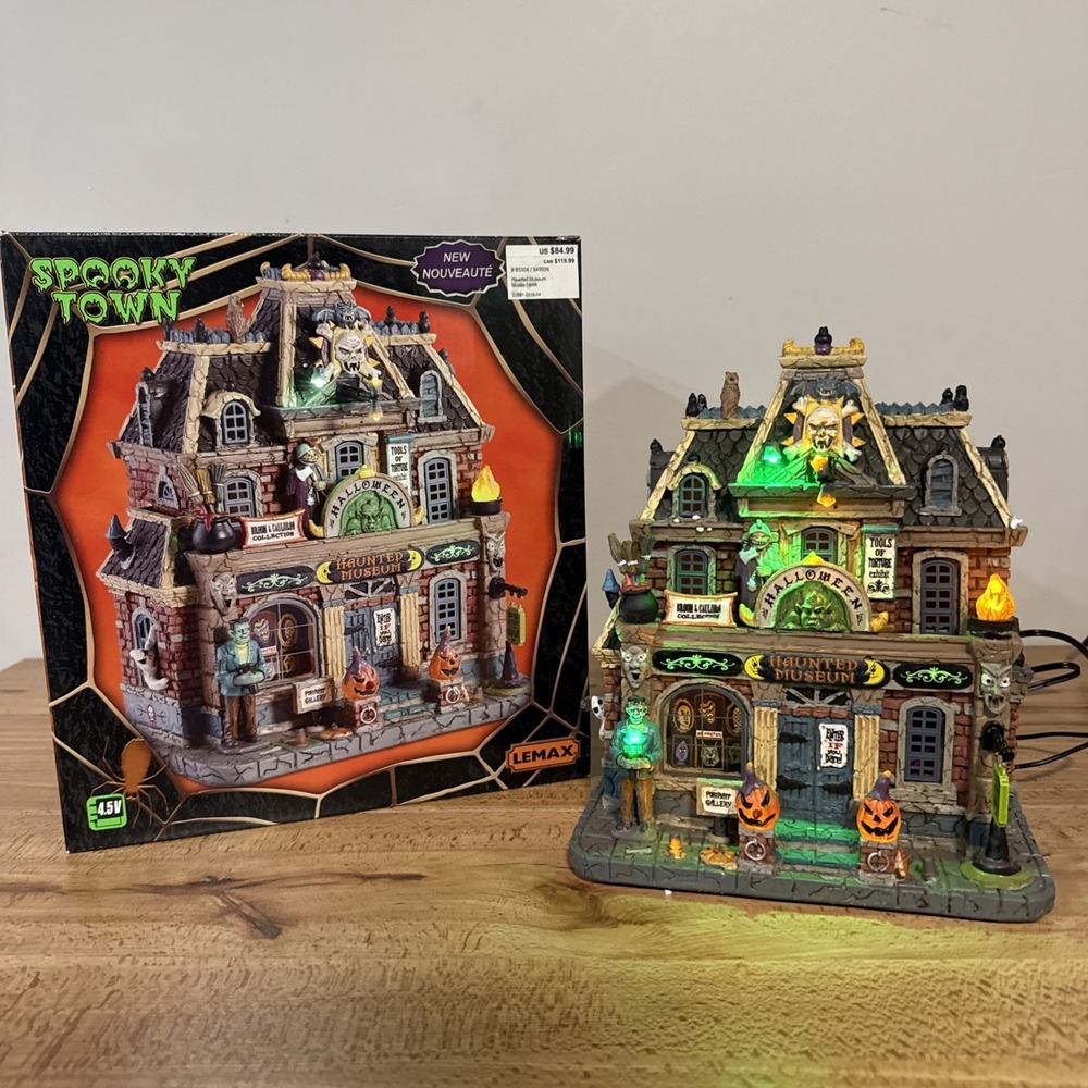 Lemax Spooky Town Village 2018 #85304 Halloween Haunted Museum Decor